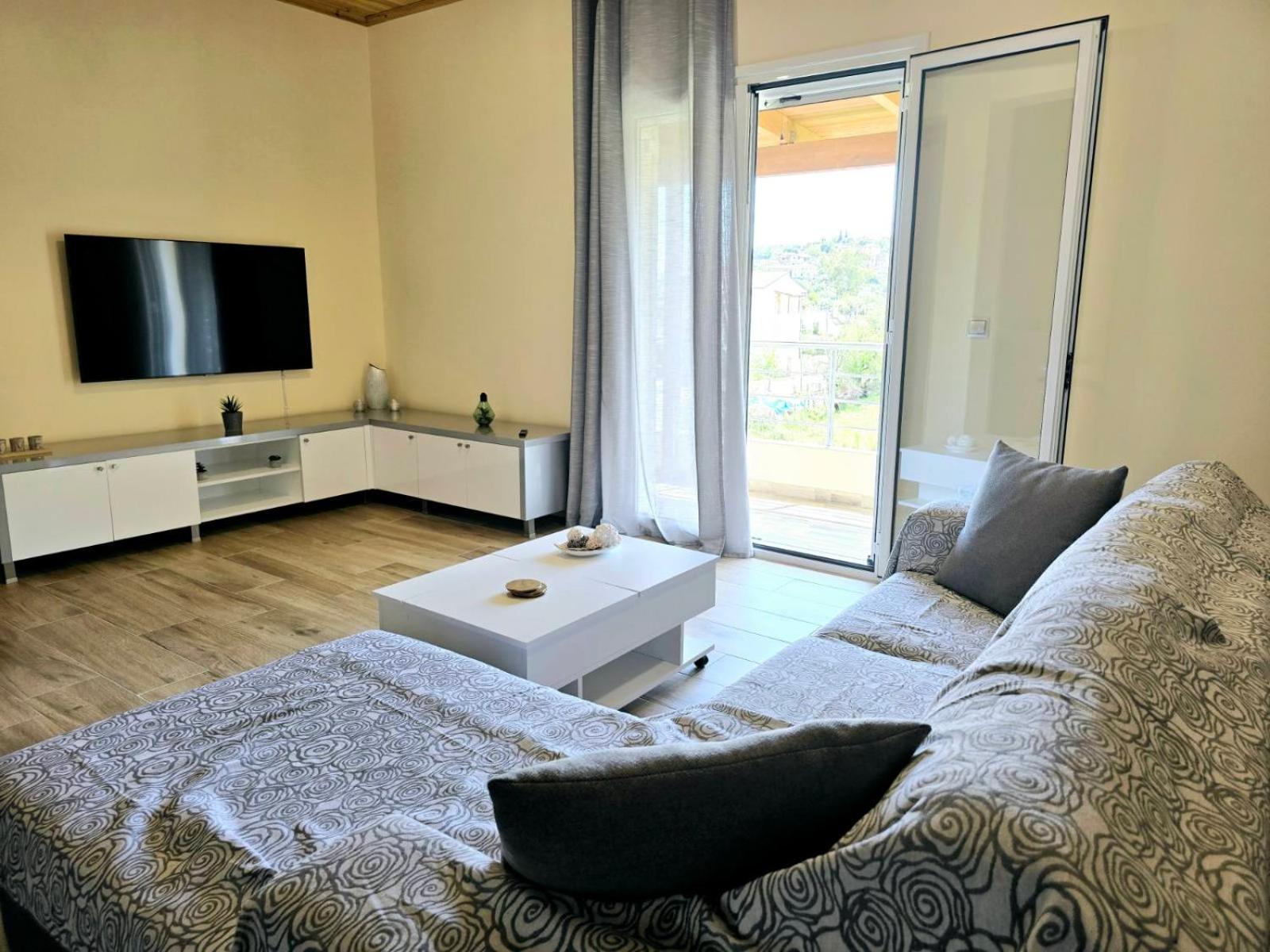 Philoxenia Guest House Himare Exterior photo